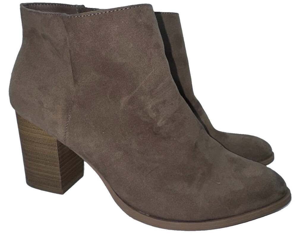 New Directions Zali Womens Size 8.5 Taupe Faux Suede Block Heel Ankle Boots